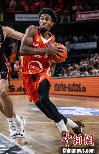 浙江稠州正式签约美籍球员兰道夫 待完成CBA注册