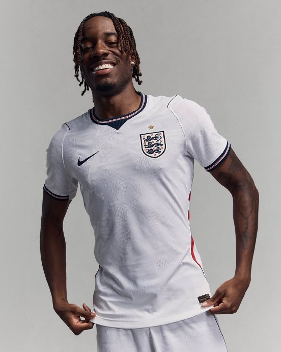 英格兰2026世界杯主场球衣设计揭晓 三狮军团战袍