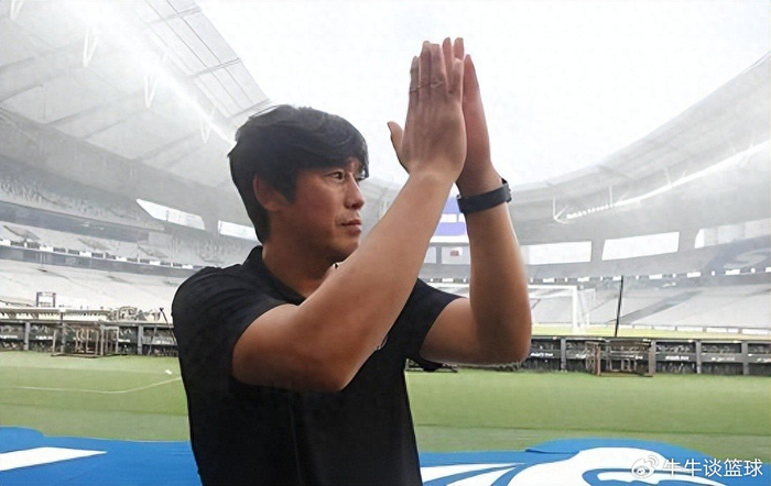 国安1-2蓉城蒙哥马利下课引争议判罚质疑