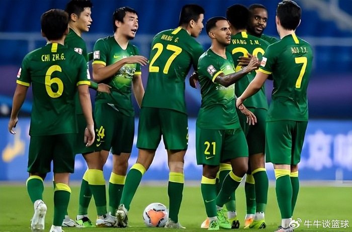 国安1-2蓉城蒙哥马利下课引争议判罚质疑