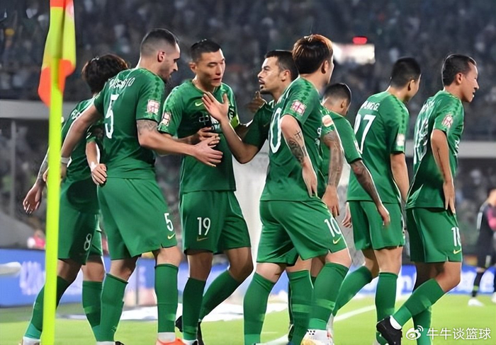 国安1-2蓉城蒙哥马利下课引争议判罚质疑